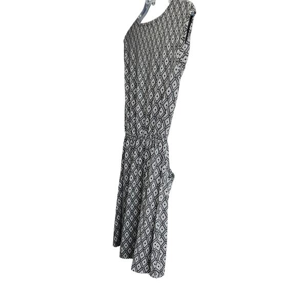 CRAZY 8 CAP SLV PULL-OVER MIDI WAIST DRESS, JUNIORS, XL (14/16)-BLACK & WHITE - Picture 4 of 11